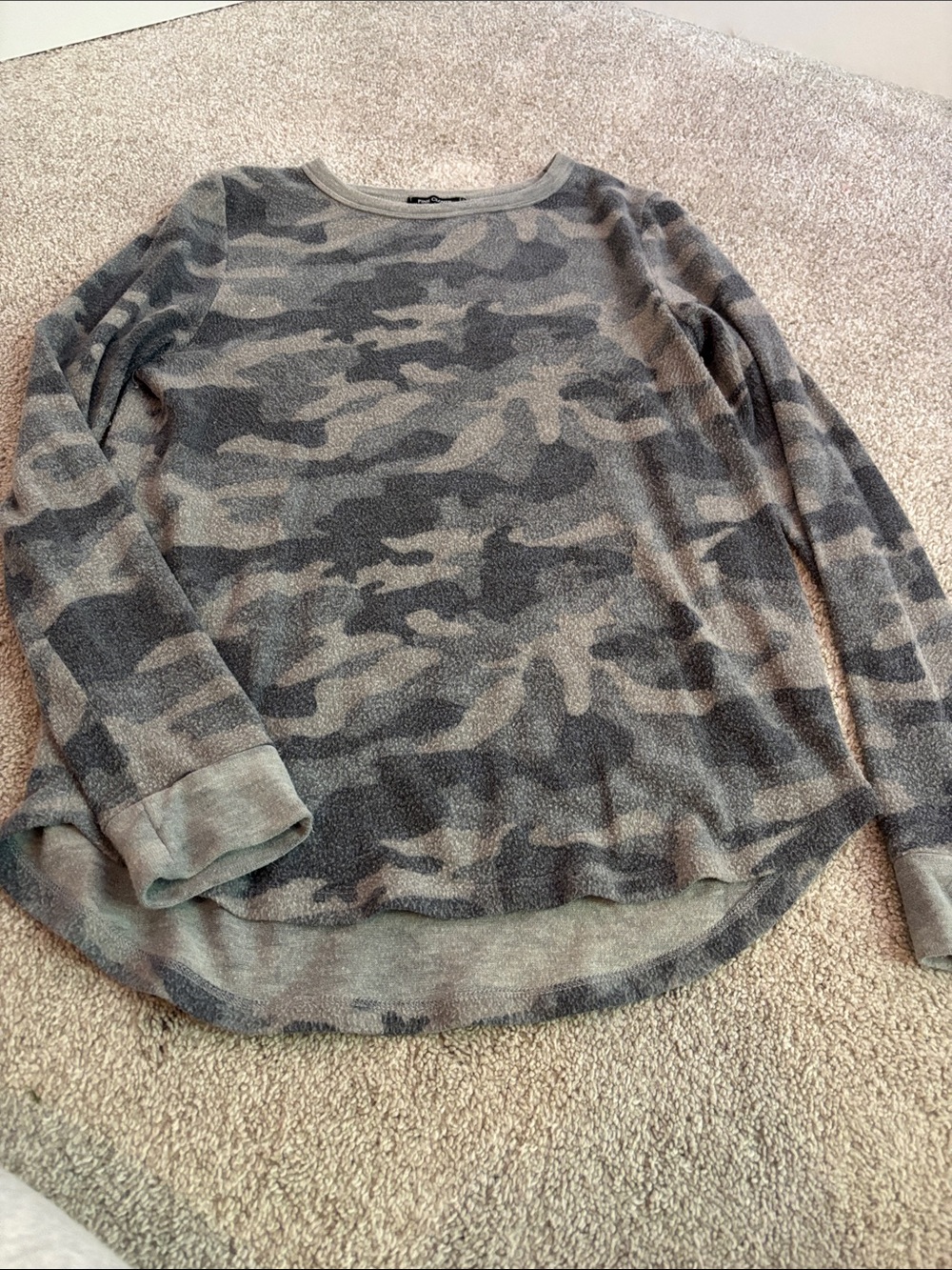 Pink Clover Women's Camo Crewneck Sweater - Gray & Olive